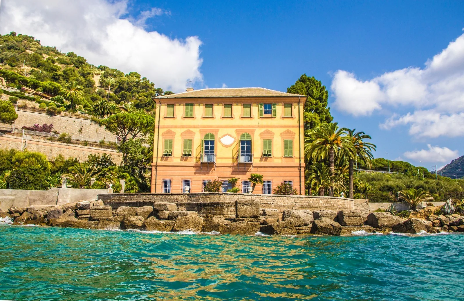 Villa honesto Otio, Latte