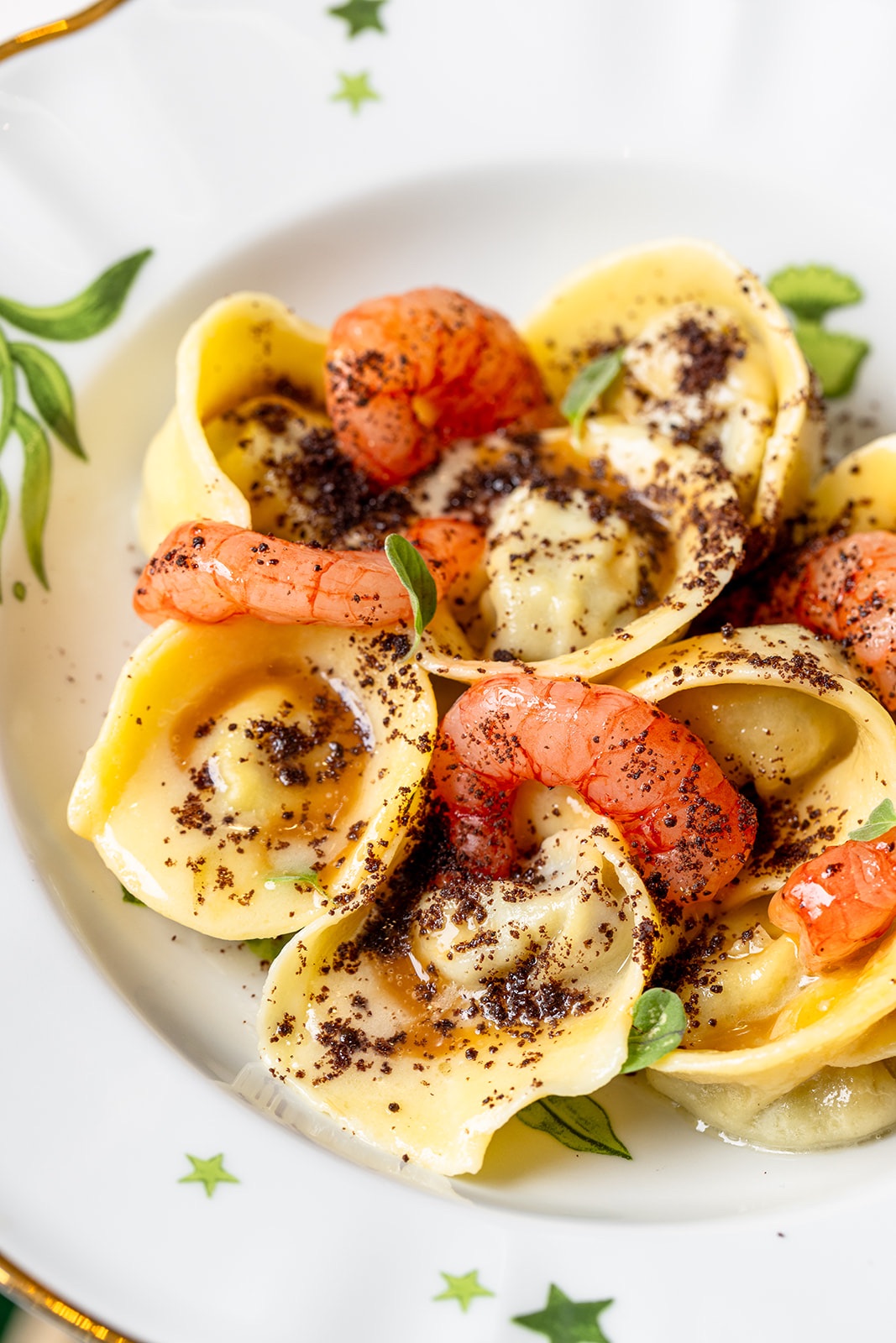 Tortelli ripieni di funghi porcini, gamberi e rafano