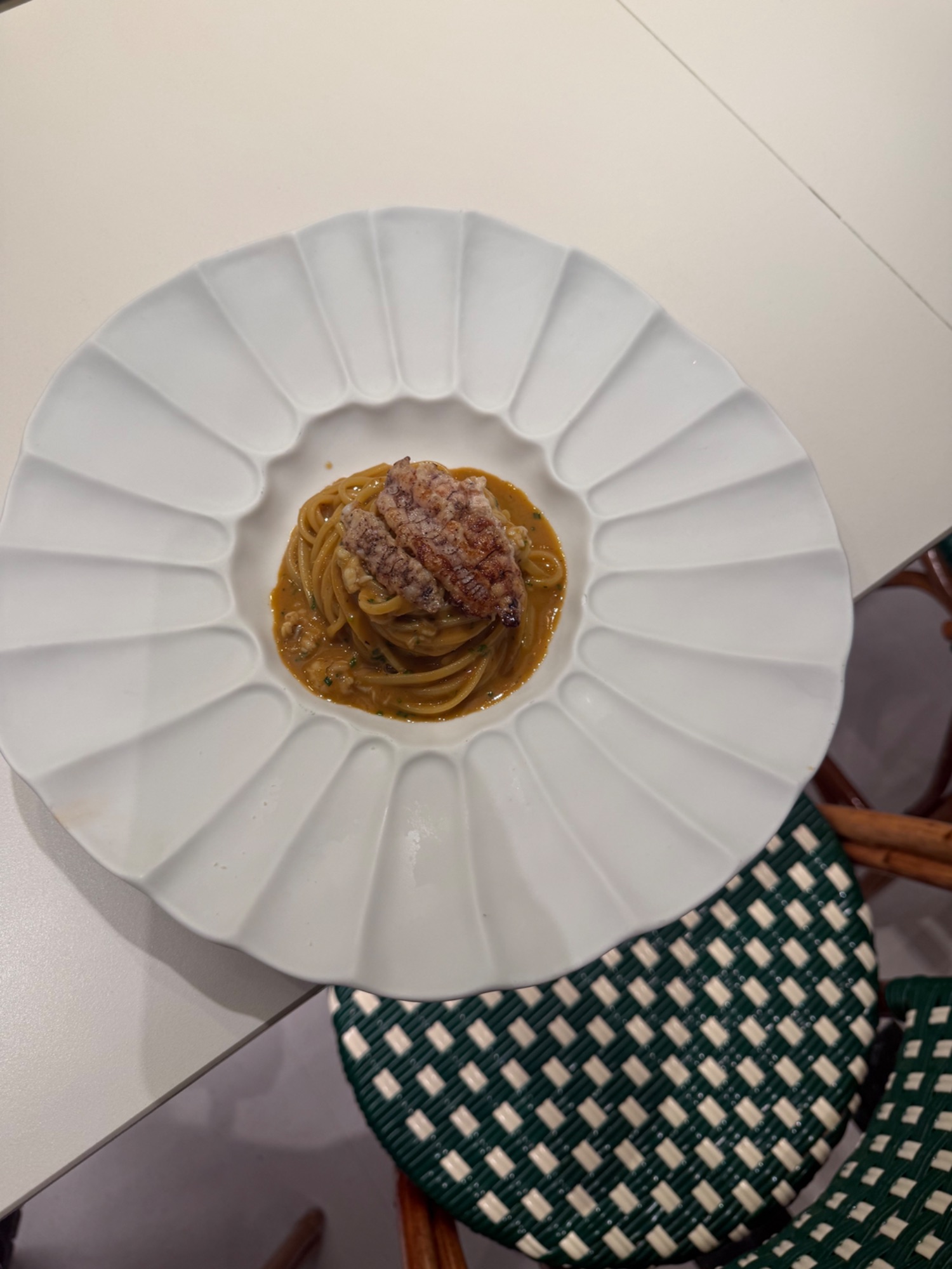 Linguine con Cicala il suo Fondo e Erba cipollina